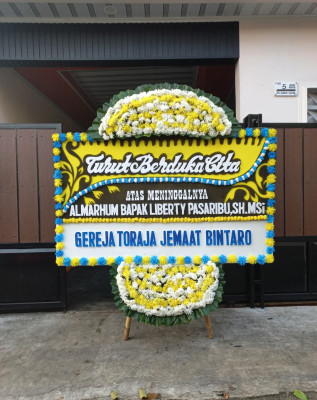 Papan Bunga Duka di Gladagsari