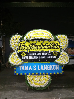 Papan Bunga Duka di Gladagsari